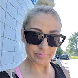 Meet your Posher, Stacy